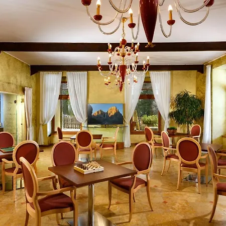 Carlo Magno Hotel 4*